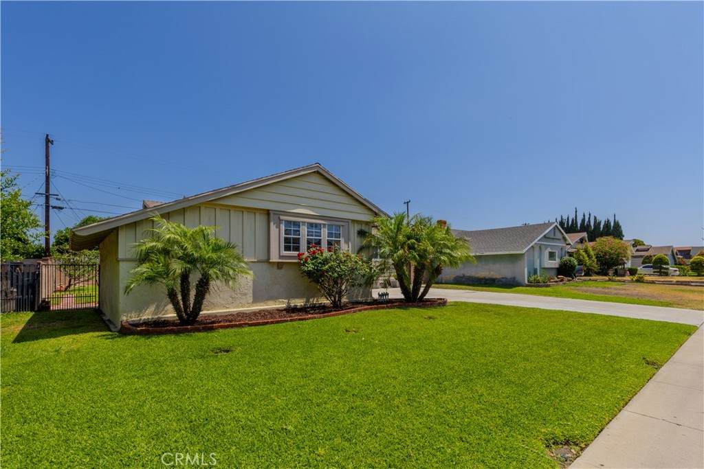 1727 Romneya Drive - Photo 1
