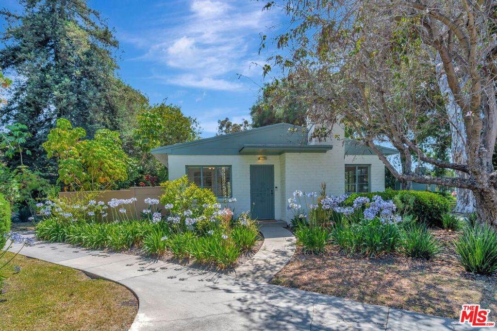 5513 Village - Photo 1
