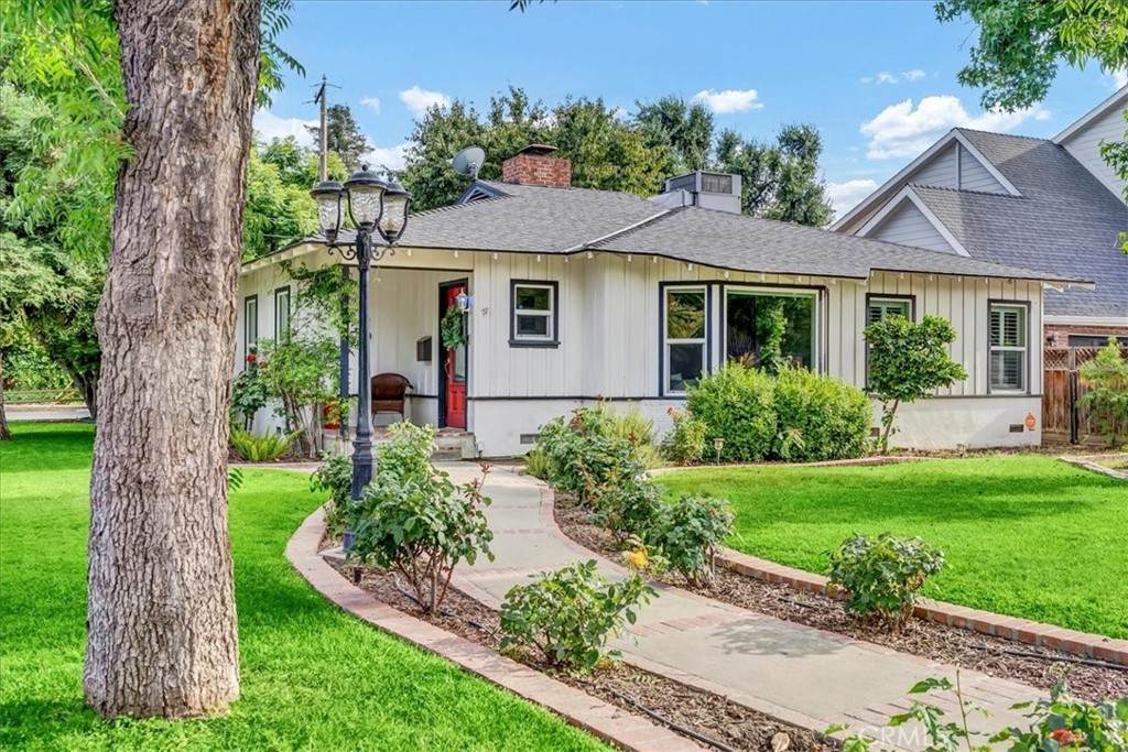 1301 W Beverly Drive - Photo 1