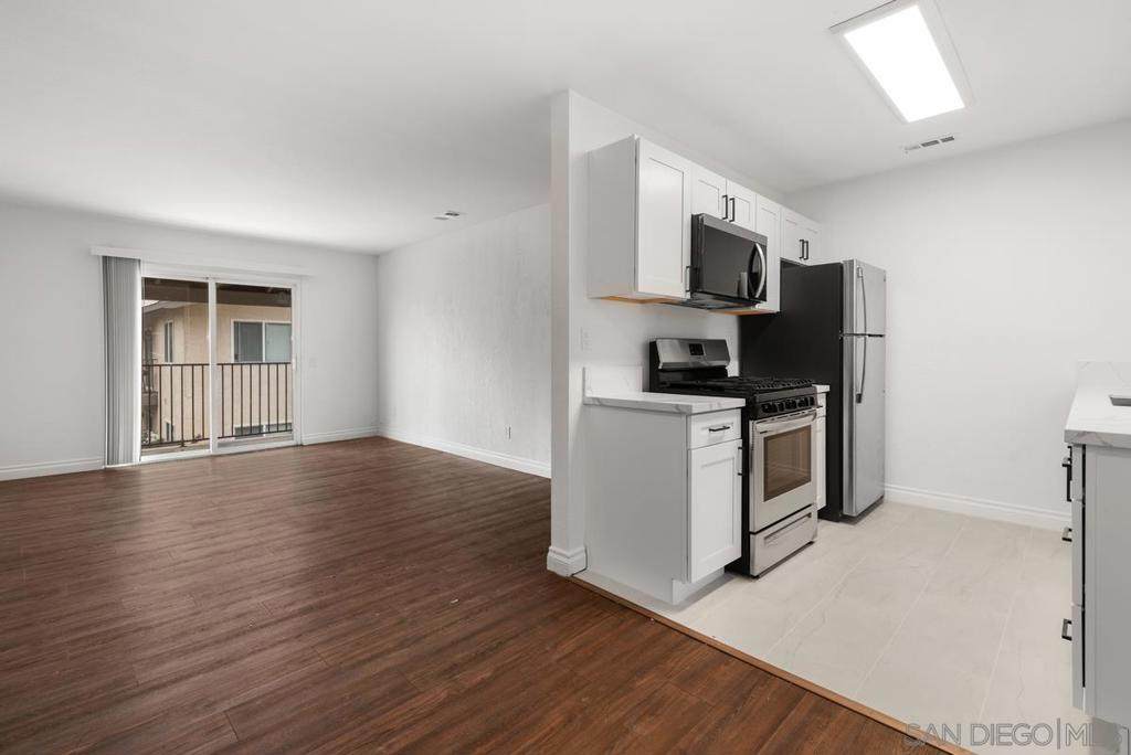 240 Lincoln Ave - Photo 1