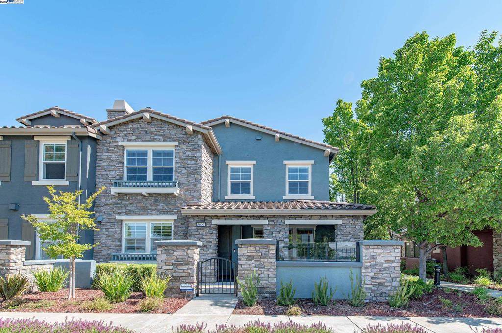 3607 Central Pkwy - Photo 1