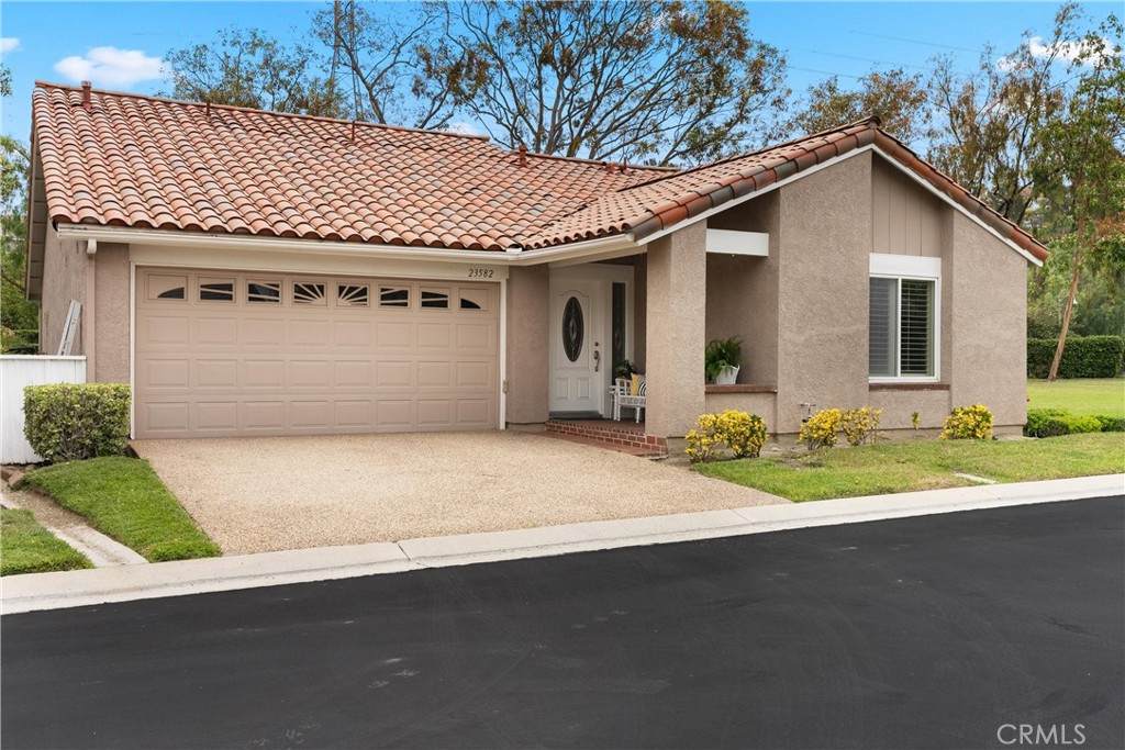 23582 Villena - Photo 1