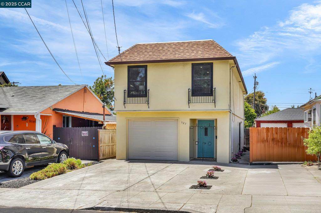 527 30Th St - Photo 1