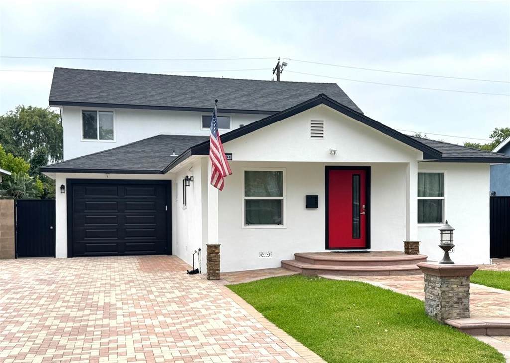 2404 Oak Avenue - Photo 1