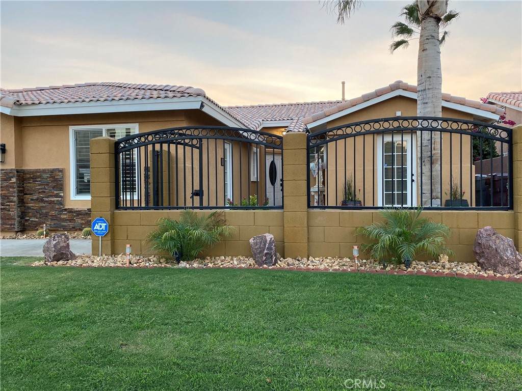 30609 Pinnacle Drive - Photo 1
