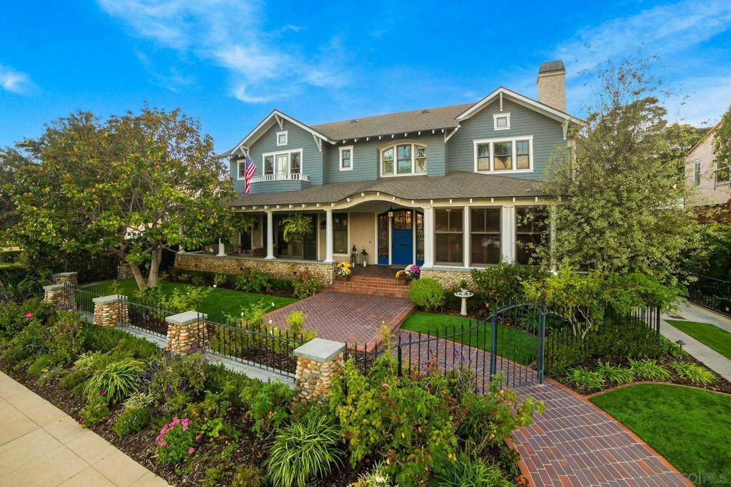 820 Glorietta Blvd - Photo 1