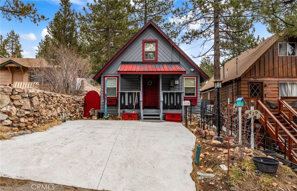 429 Dixie Lane - Photo 1