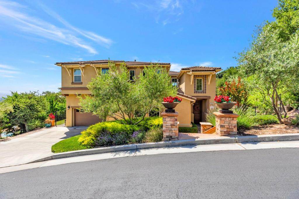 1930 Saffron Court - Photo 1