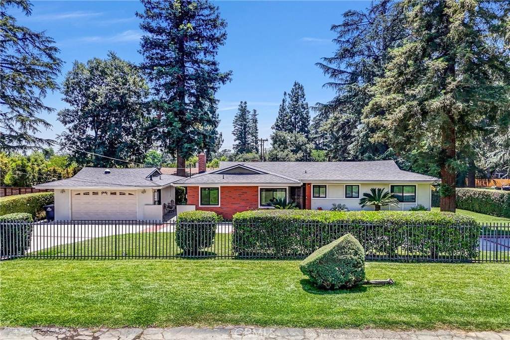 574 Alameda Street - Photo 1