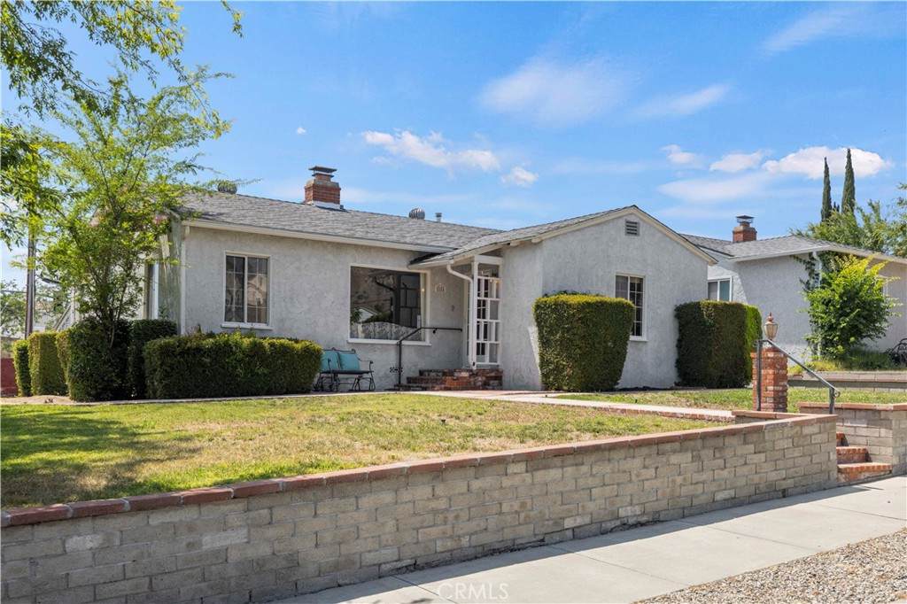 2505 North Keystone Street - Photo 1