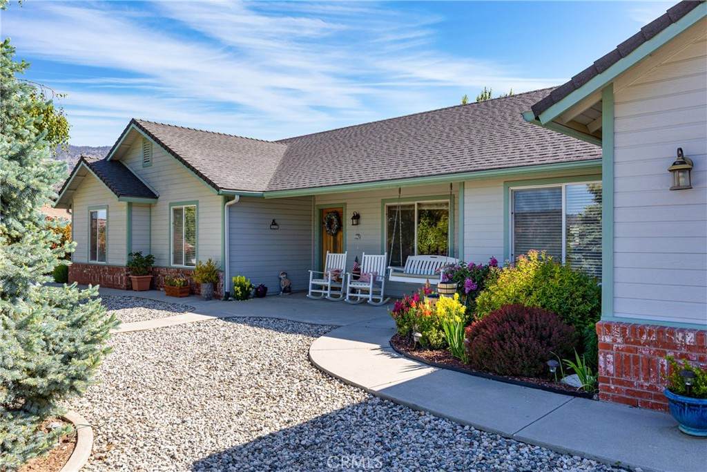 23220 Lakeview Drive - Photo 1