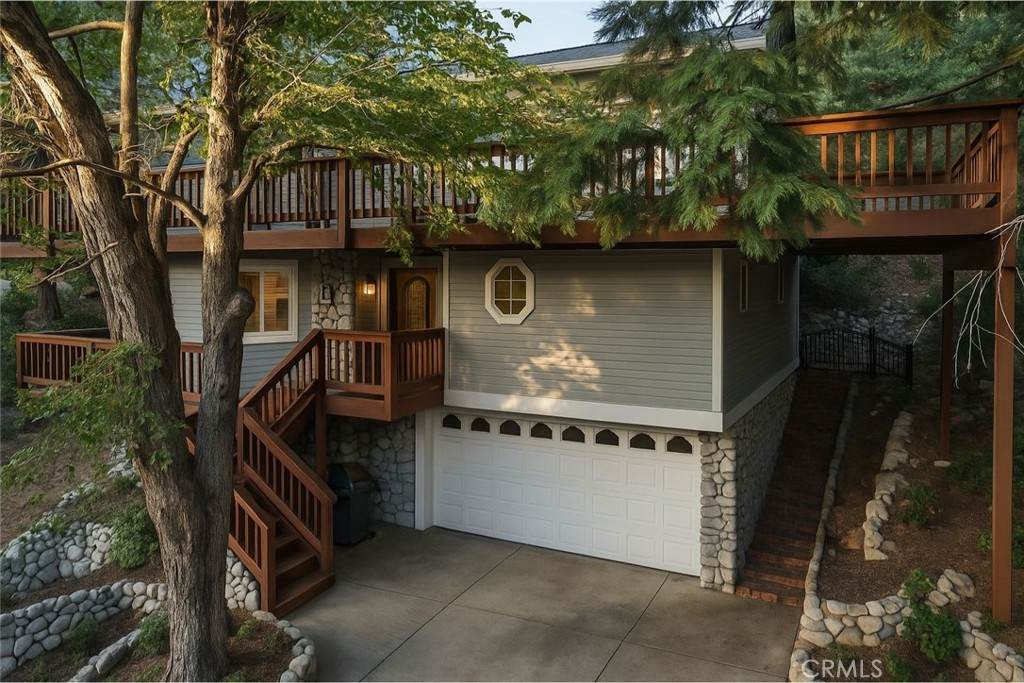620 Acacia Drive - Photo 1