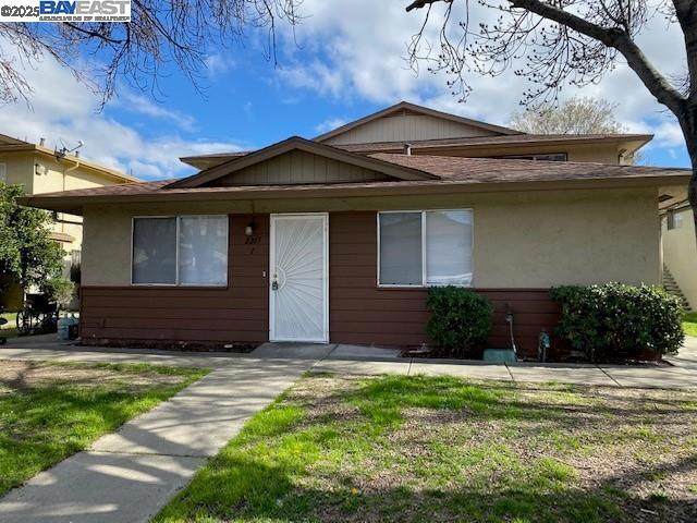 2209 Peppertree Way - Photo 1