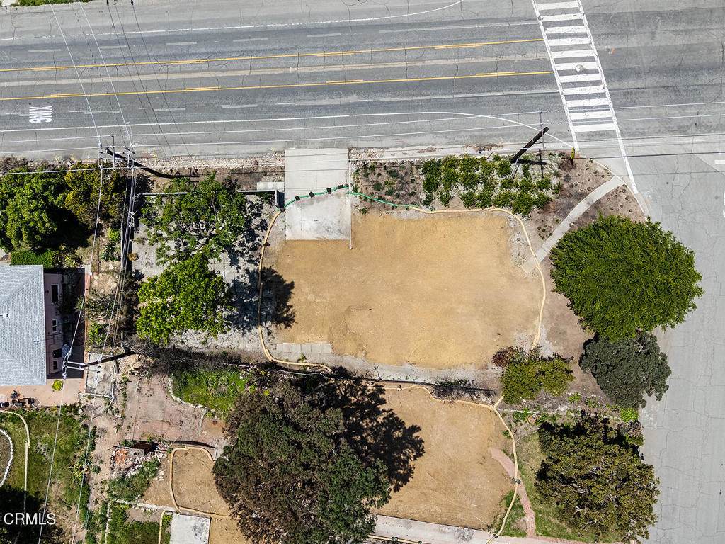 900 E Mount Curve Ave - Photo 1