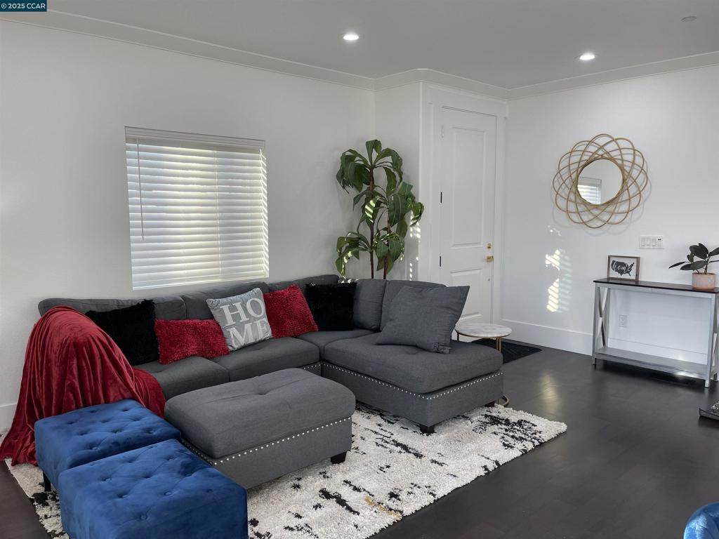 1060 Beacon St - Photo 1