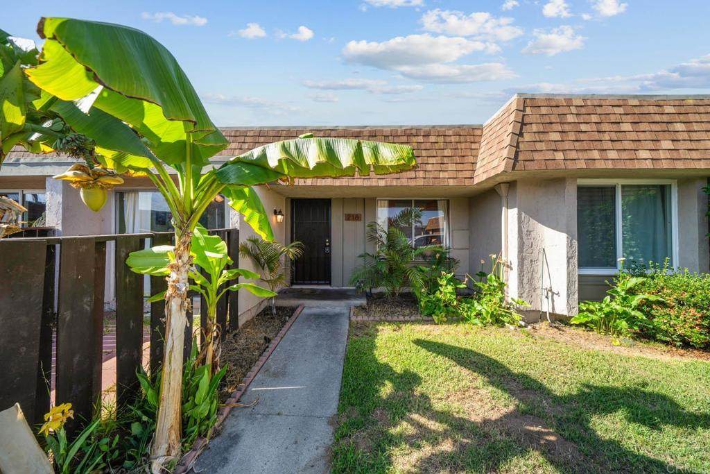 218 Holiday Way - Photo 1