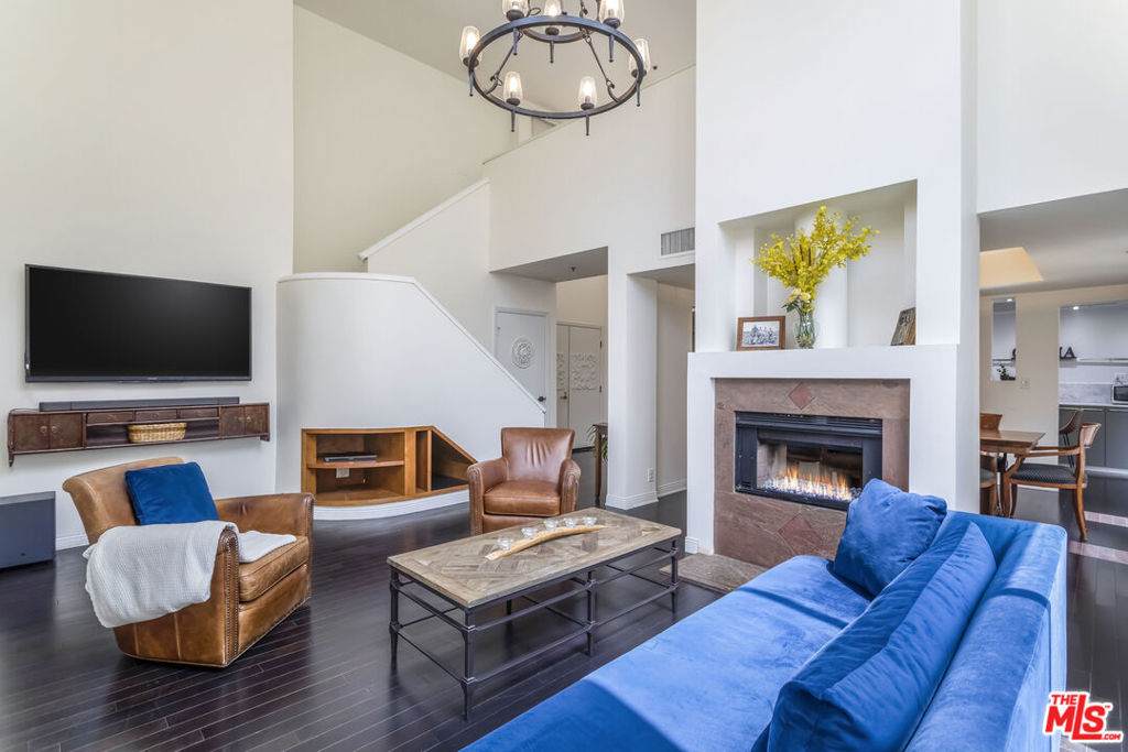 410 Barrington Avenue - Photo 1