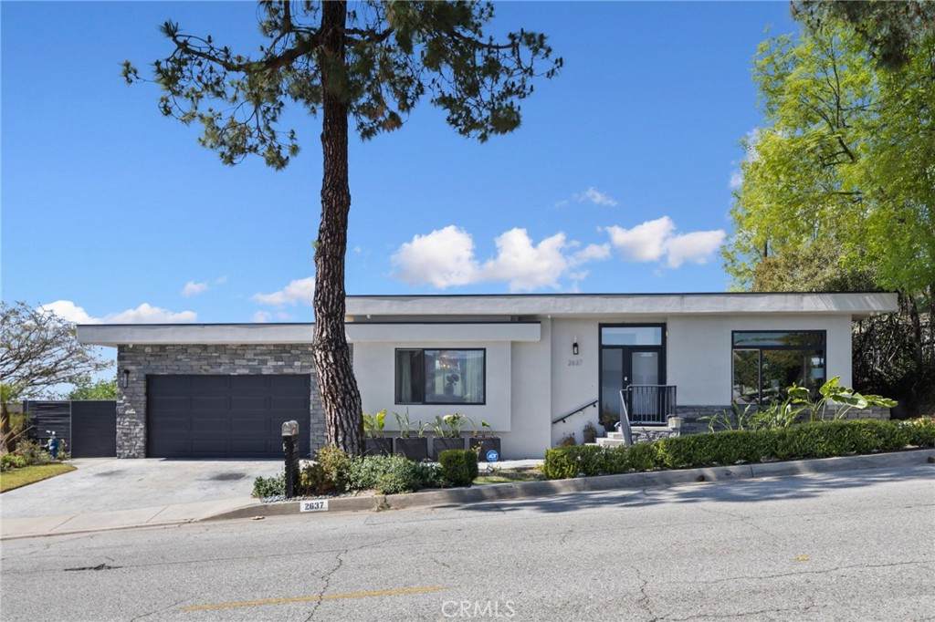 2637 Mountain Avenue - Photo 1