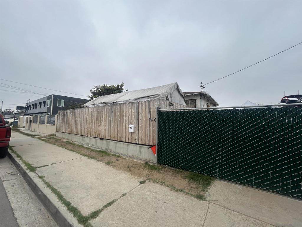 505 Palm Ave - Photo 1