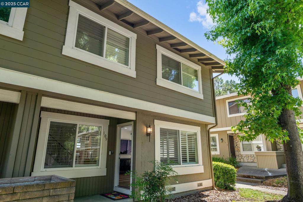 109 Summerside Cir - Photo 1