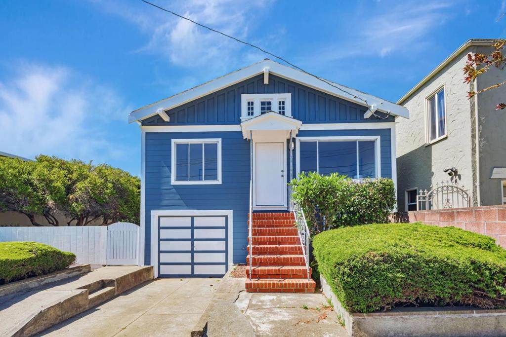 315 California Avenue - Photo 1