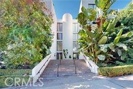 1201 Larrabee Street - Photo 1