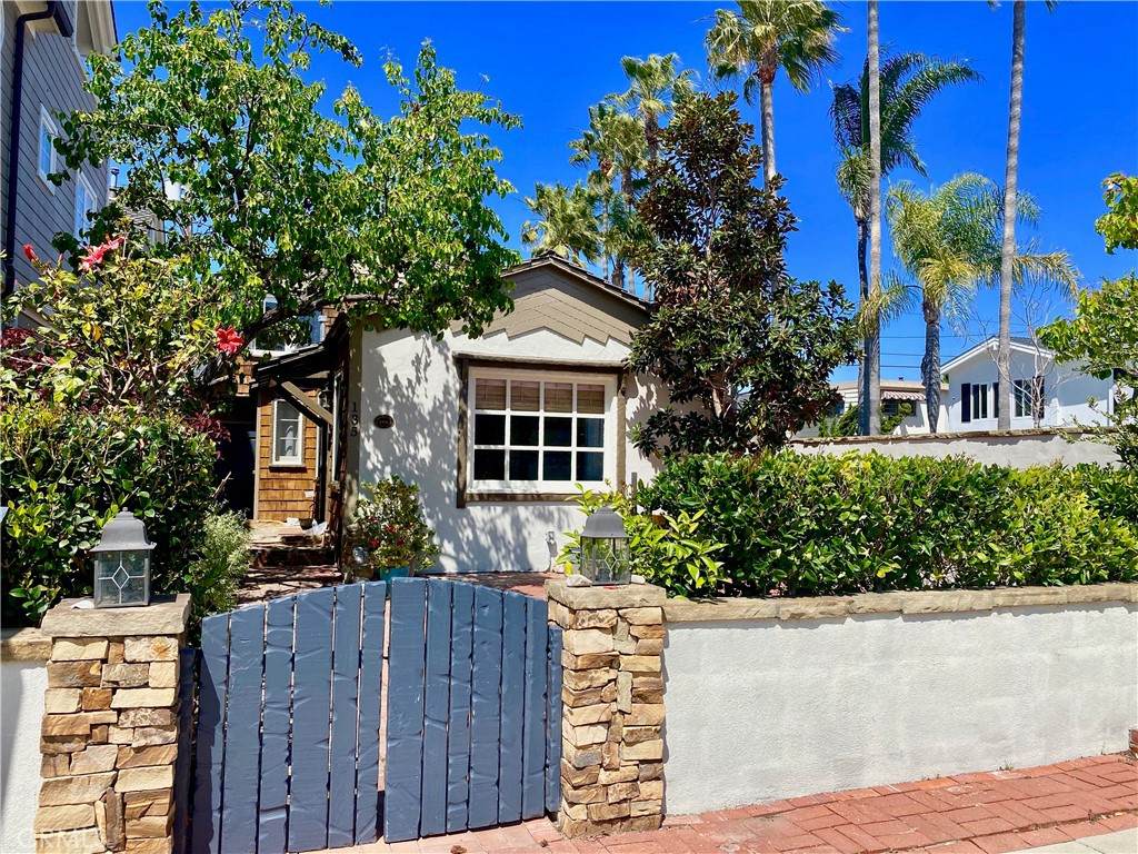135 Turquoise Avenue - Photo 1