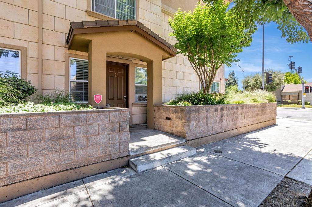 88 Jackson Avenue - Photo 1