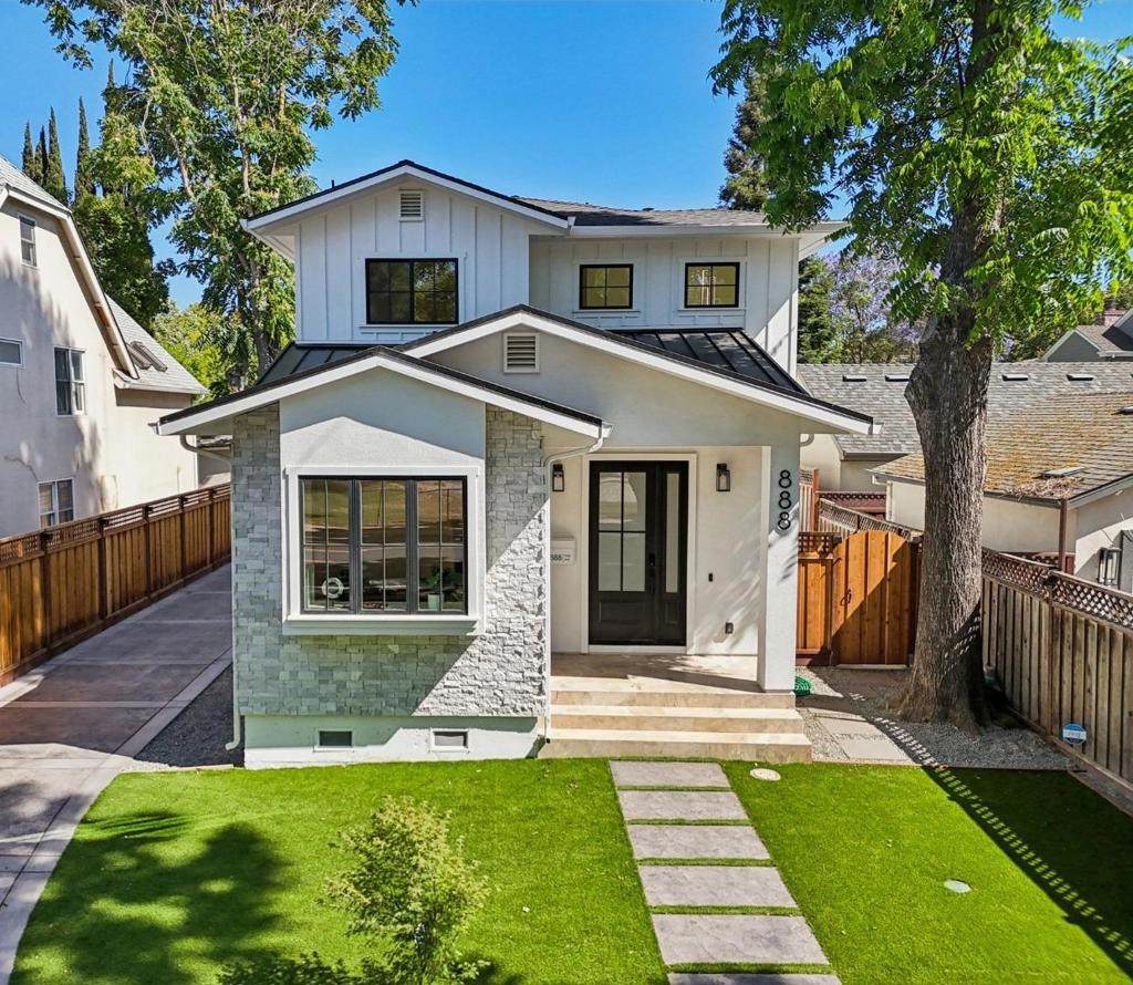 888 Pine Avenue - Photo 1