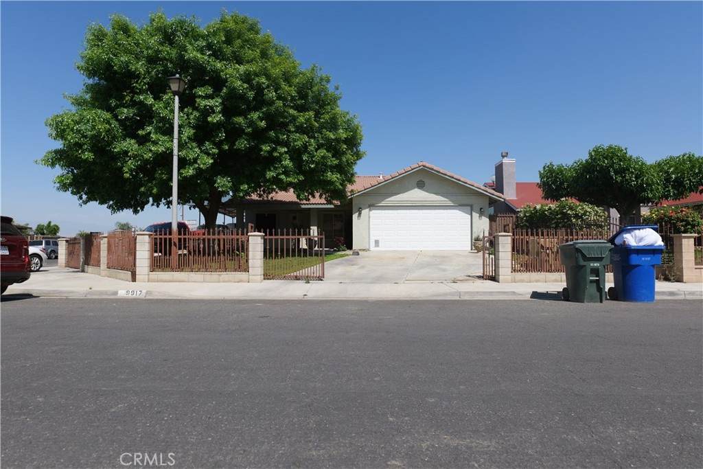 9917 Lenore St - Photo 1