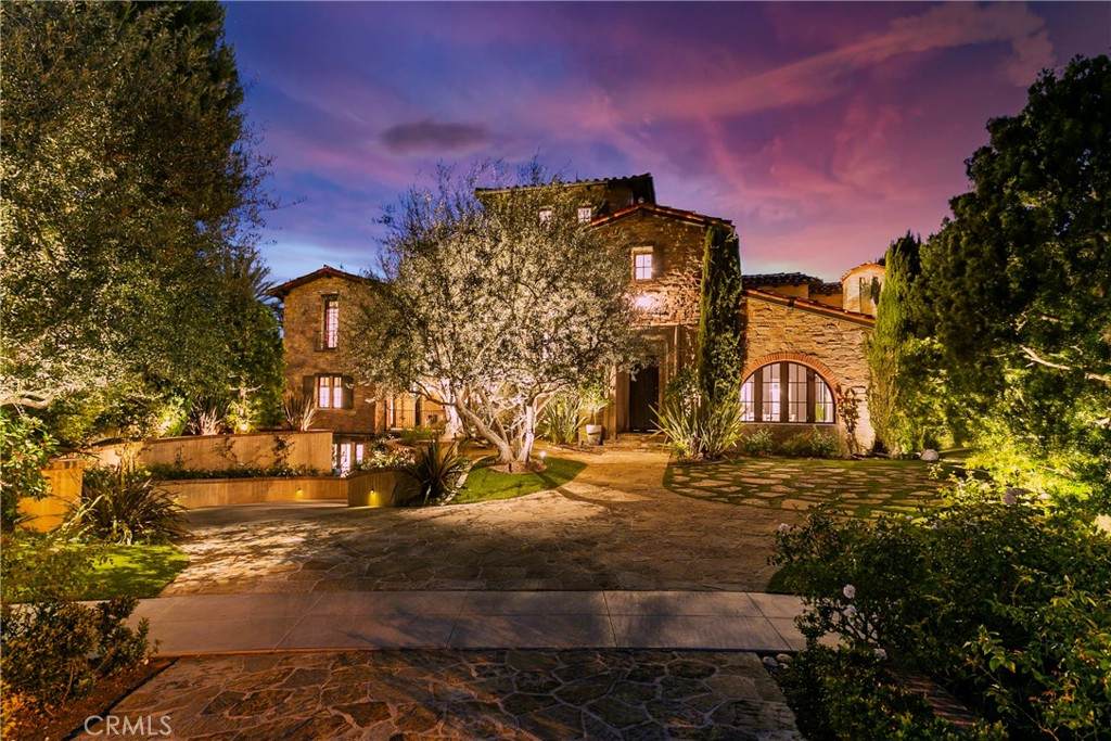 4 Thomas Road - Photo 1