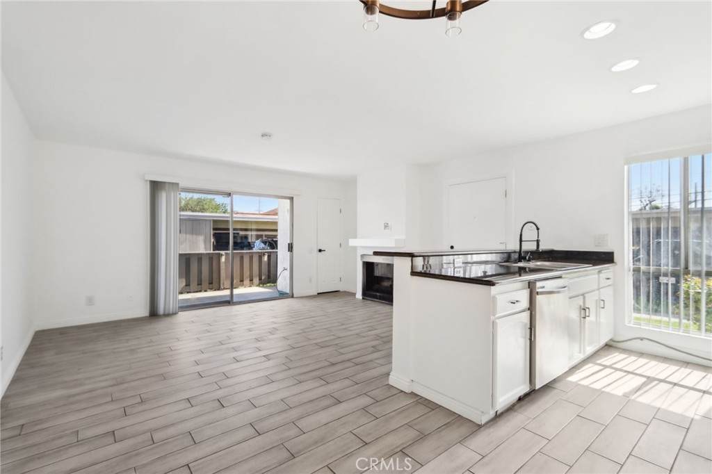 2827 Fairview Street - Photo 1