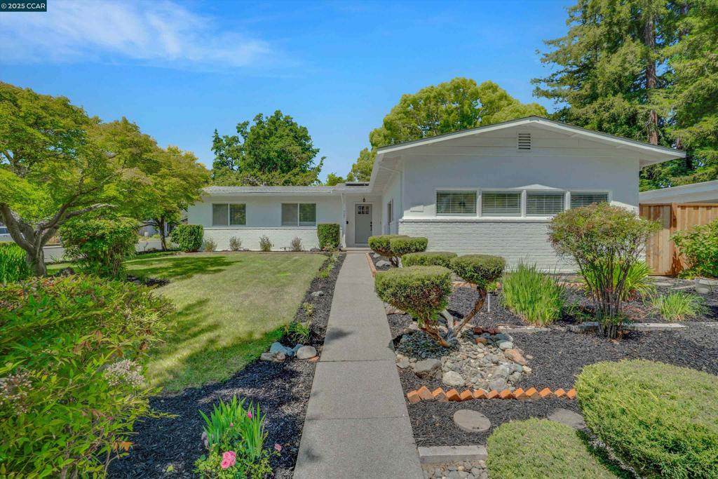 4085 Sutro Dr - Photo 1