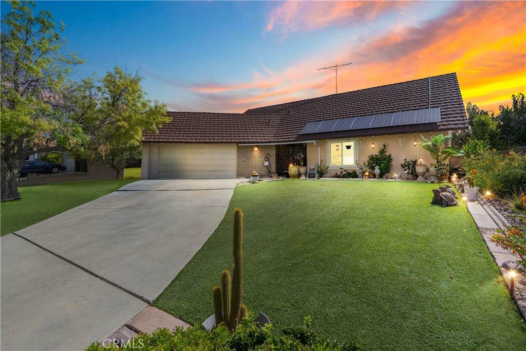 43657 21st Street - Photo 1