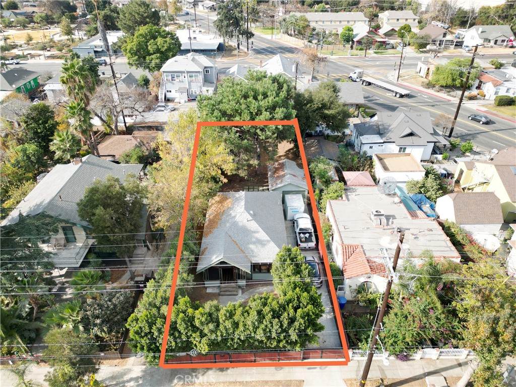 1355 Gordon Street - Photo 1