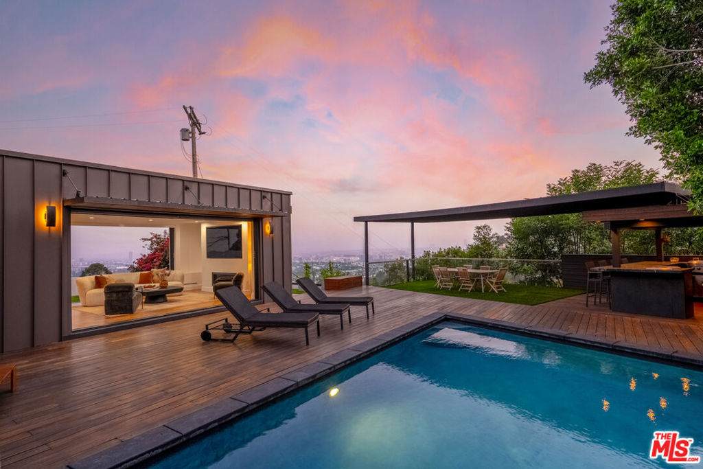 8021 Floral Avenue - Photo 1