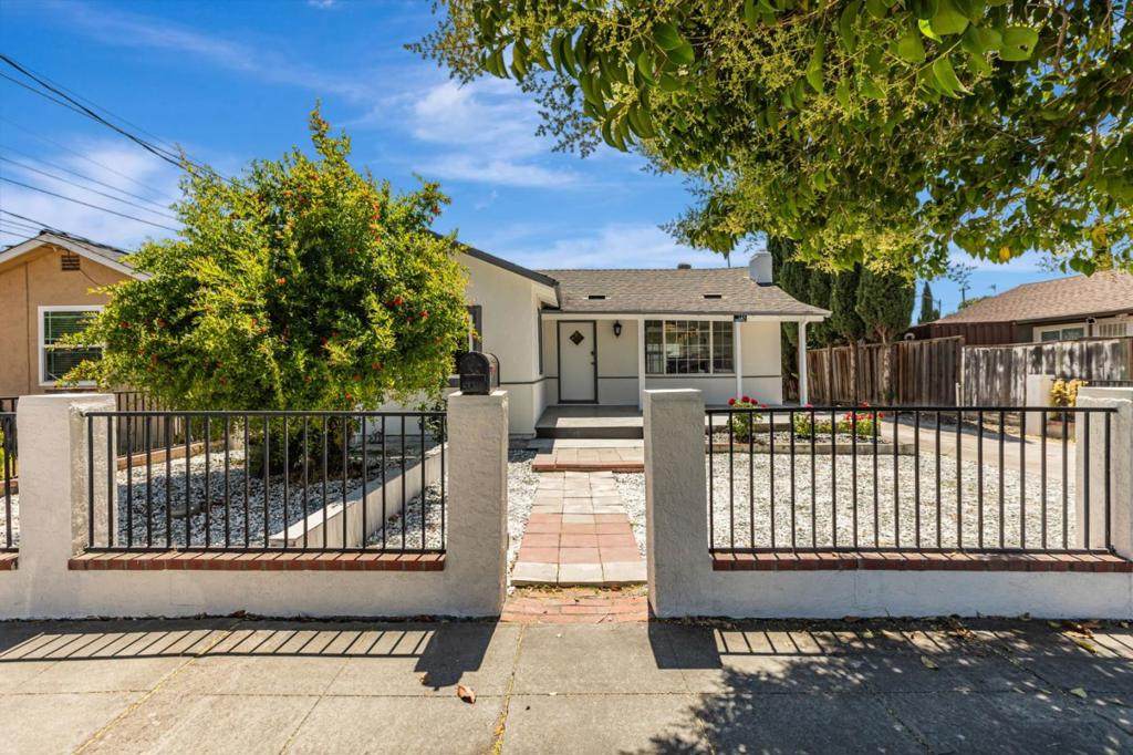 125 Magellan Avenue - Photo 1