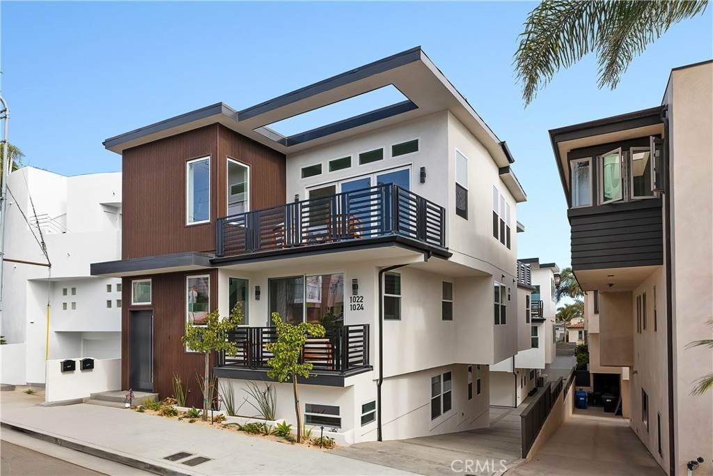 1022 17th Street - Photo 1