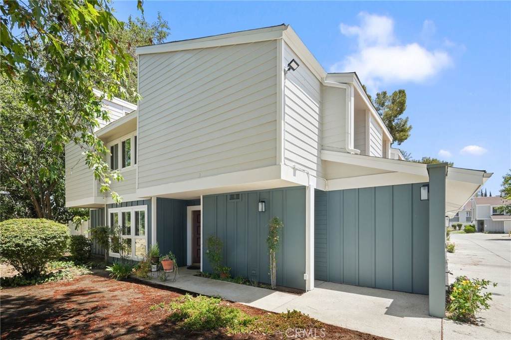 18241 Andrea Circle - Photo 1
