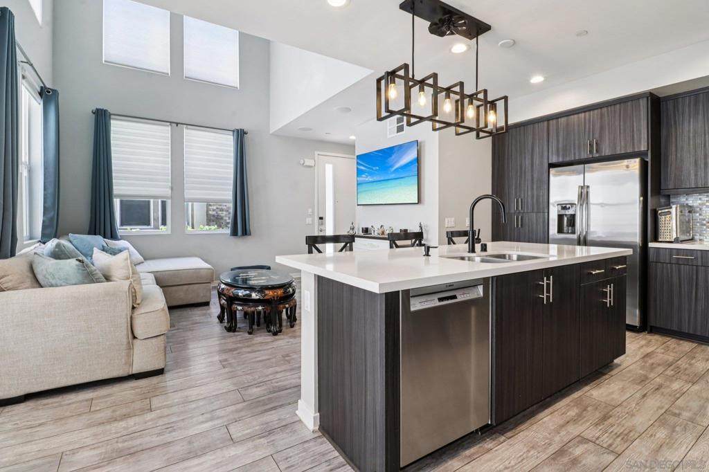 2035 Element Way - Photo 1