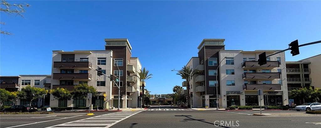 612 Carson Street - Photo 1
