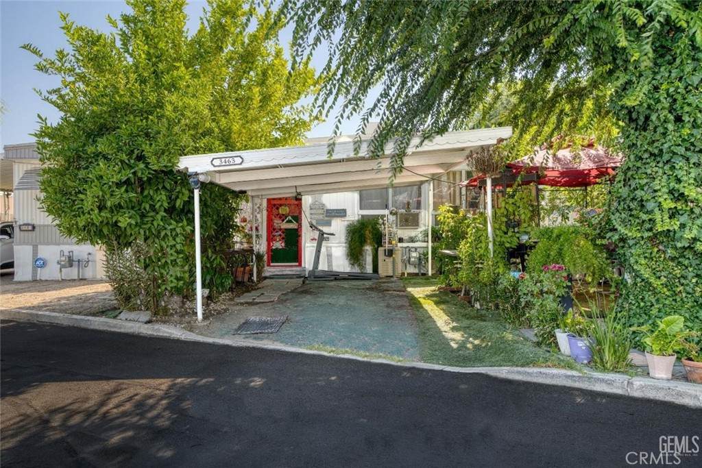 3463 Michelaine Avenue - Photo 1