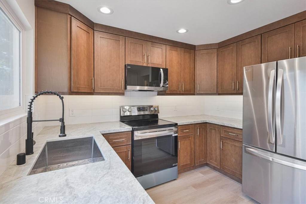 229 Springview - Photo 1