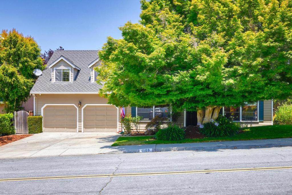 1109 Foxhurst Way - Photo 1