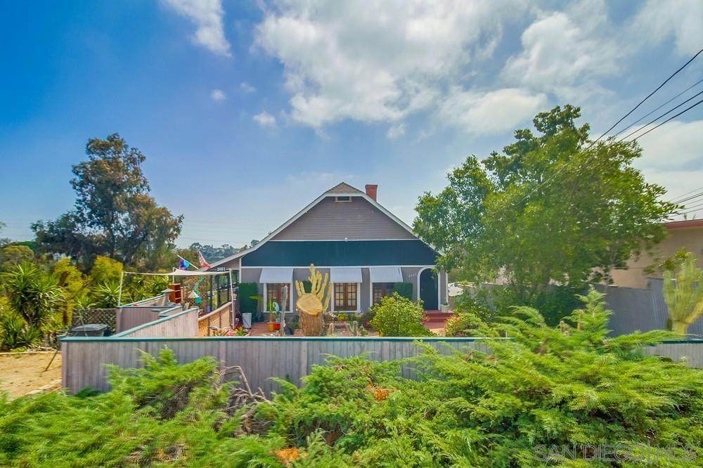 2661 Montclair St - Photo 1