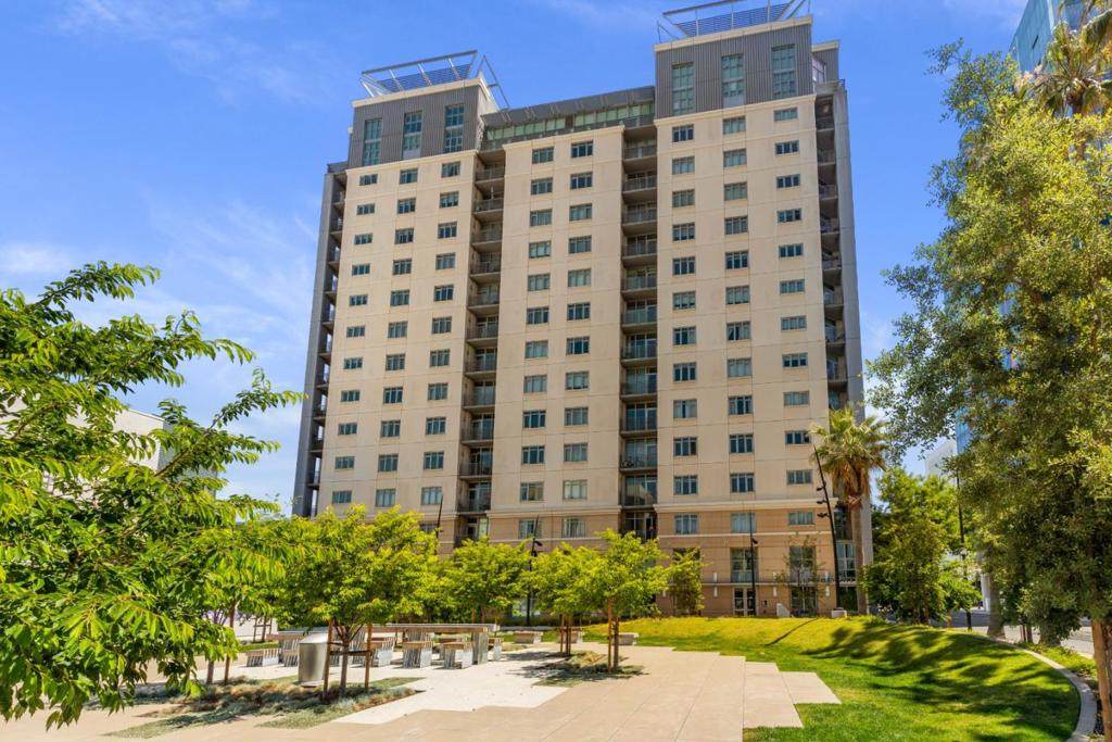 175 Saint James Street - Photo 1