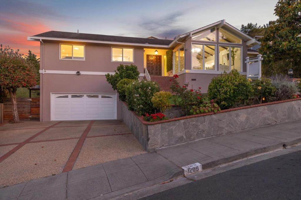 1209 Lake Street - Photo 1