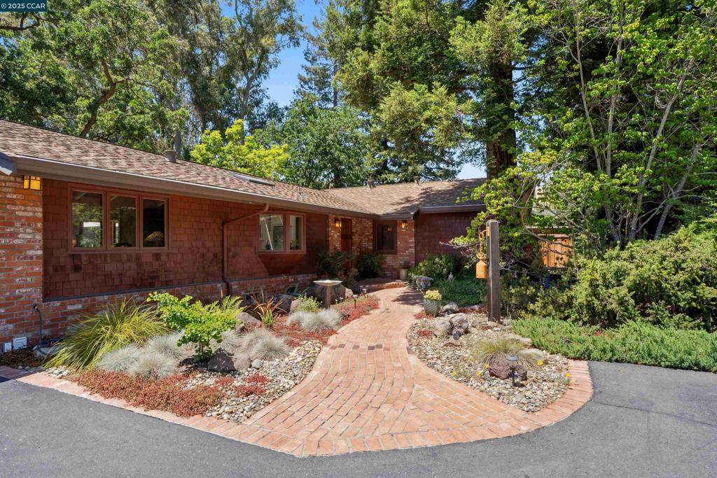 16 Simpson Drive - Photo 1