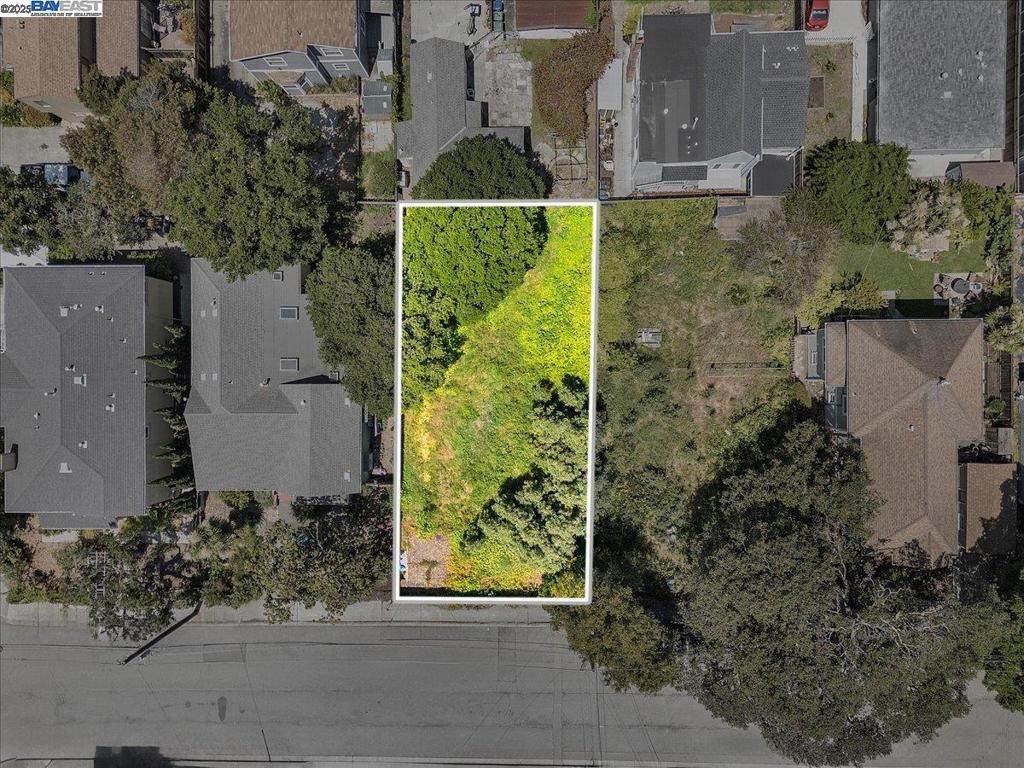 310 Spruce St - Photo 1