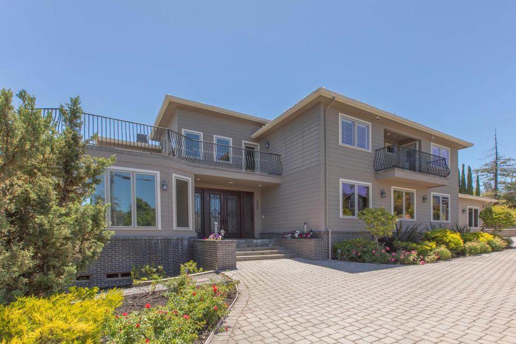 436 Summit Drive - Photo 1